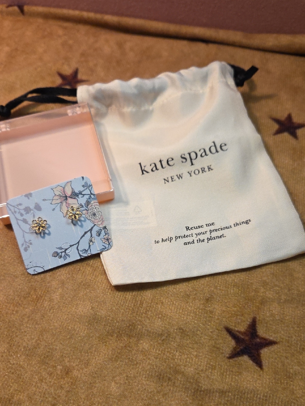kate spade Gold Floral Stud Earrings with White Drawstring Pouch